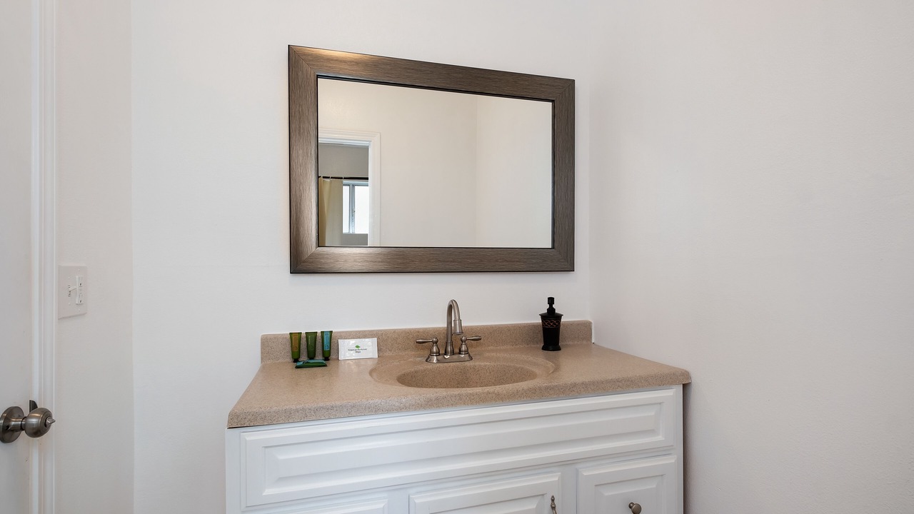 Photo of Bathroom in Mid-Wilshire