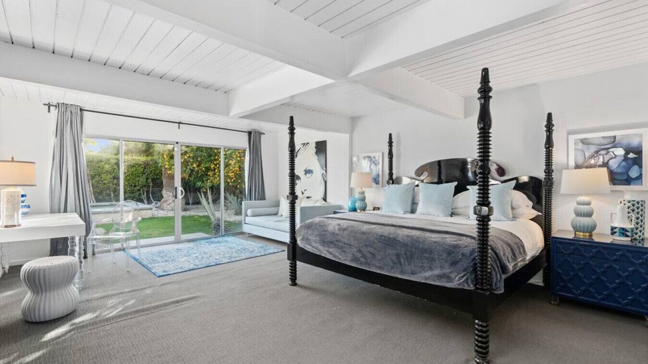 Photo of Bedroom in The Movie Colony