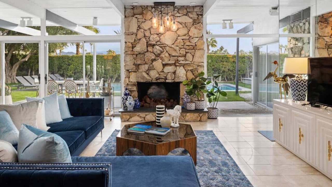 Photo of Livingroom in The Movie Colony