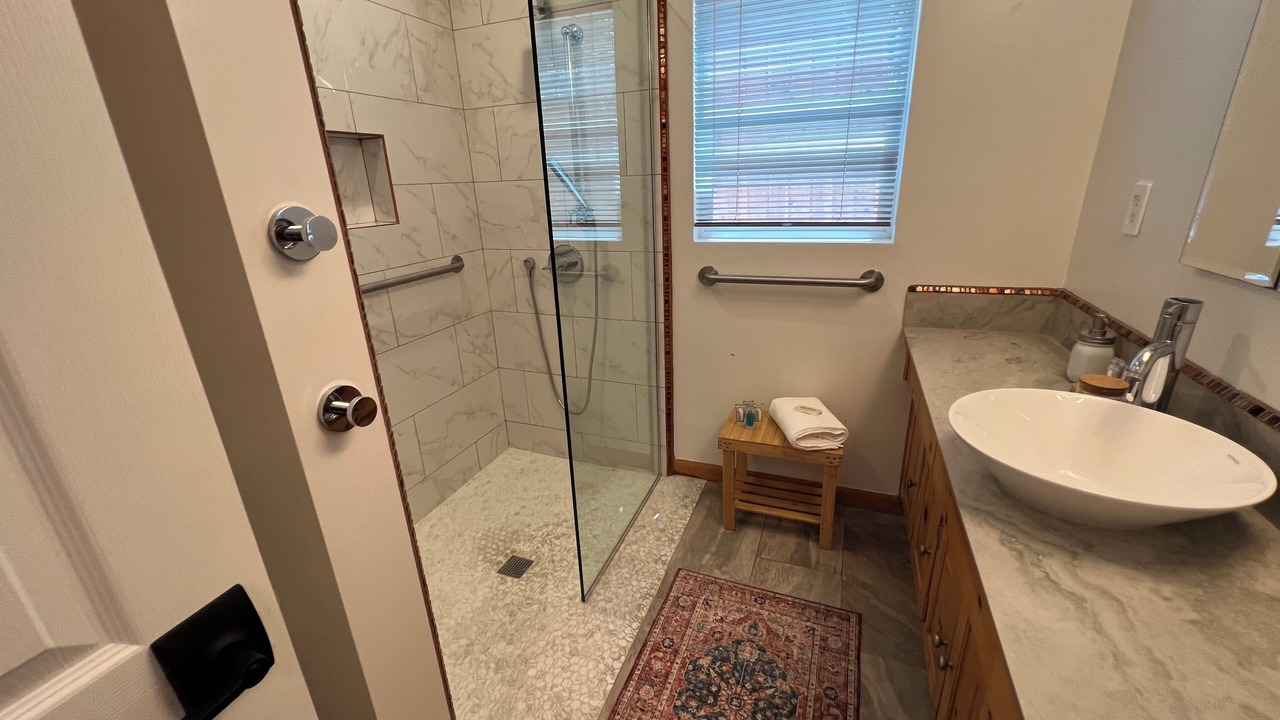 Photo of Bathroom in Woodland Hills