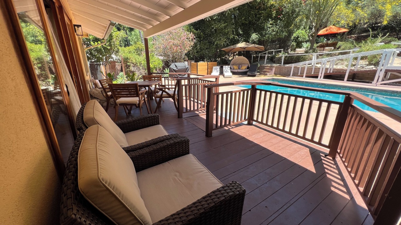Photo of Patio Balcony in Woodland Hills