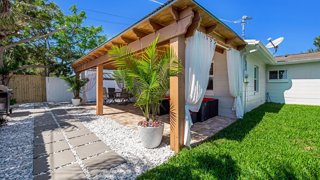 Photo of Patio Balcony in Ormond-by-the-Sea