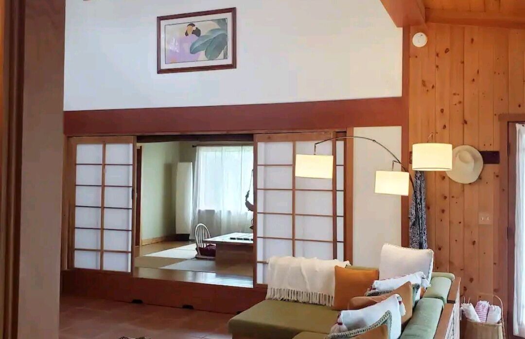 Photo of Livingroom in Ainaloa