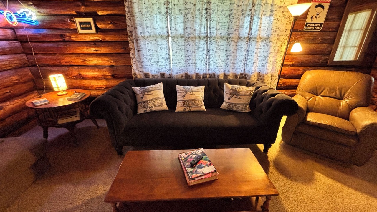 Photo of Livingroom in Youngstown