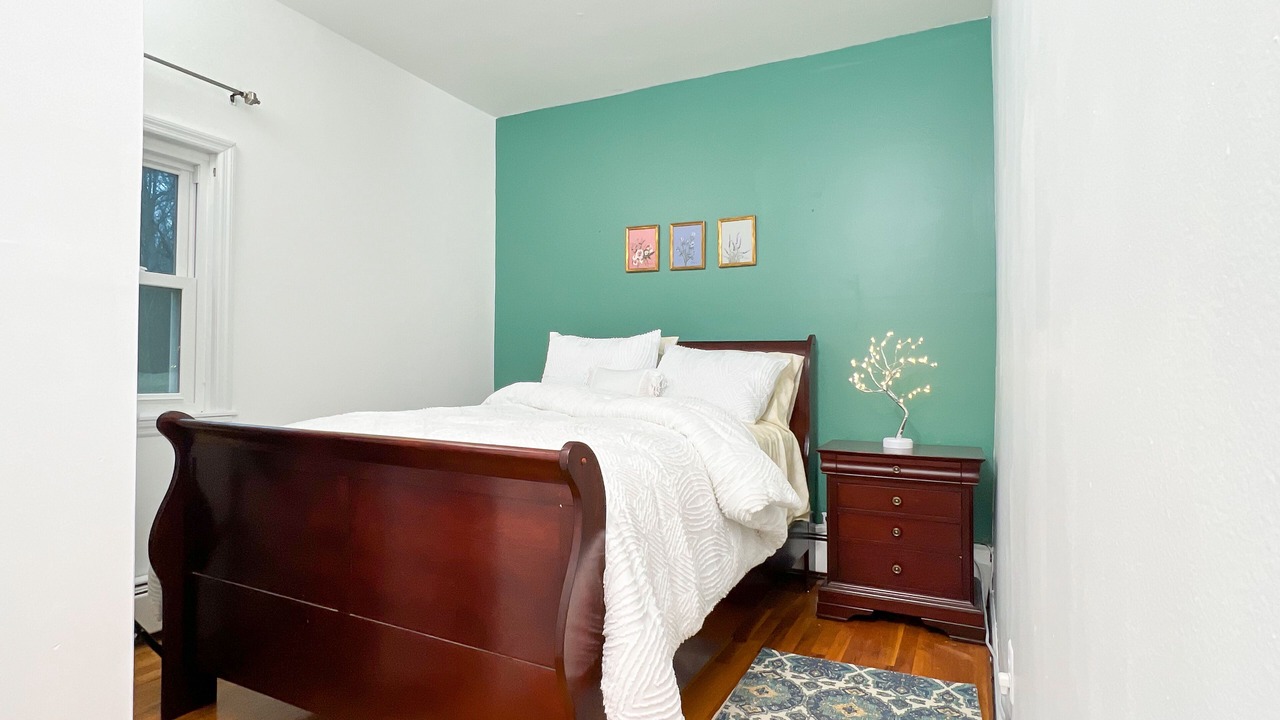 Photo of Bedroom in Middle Hope