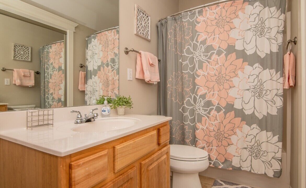 Photo of Bathroom in North Shore Acres