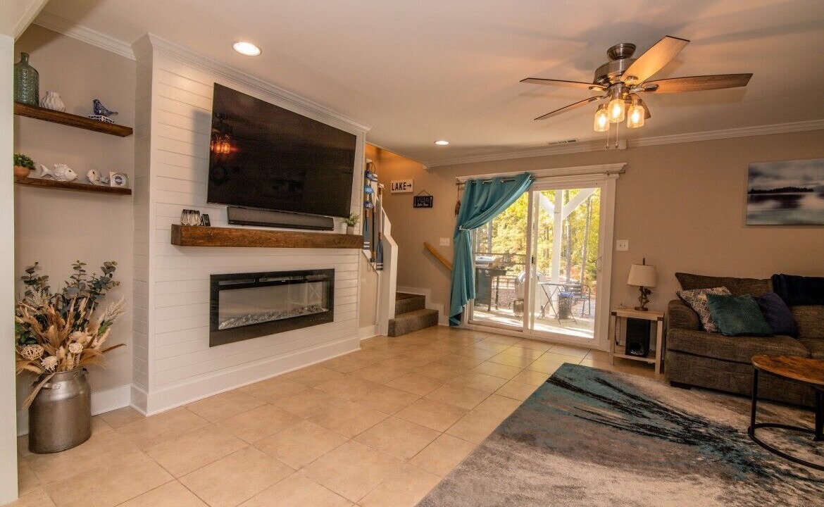 Photo of Livingroom in North Shore Acres