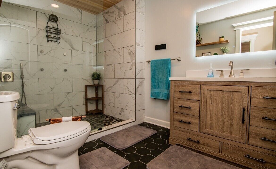Photo of Bathroom in North Shore Acres