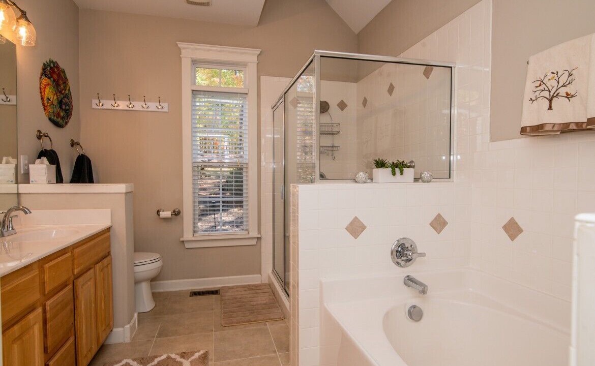 Photo of Bathroom in North Shore Acres