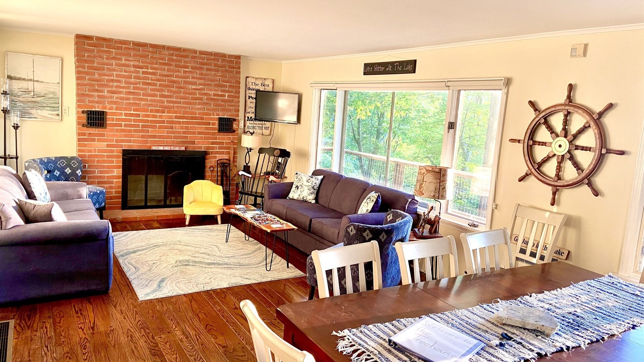 Photo of Livingroom in Rushville