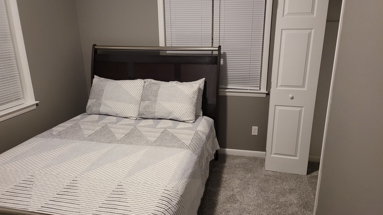 Photo of Bedroom in Guntersville
