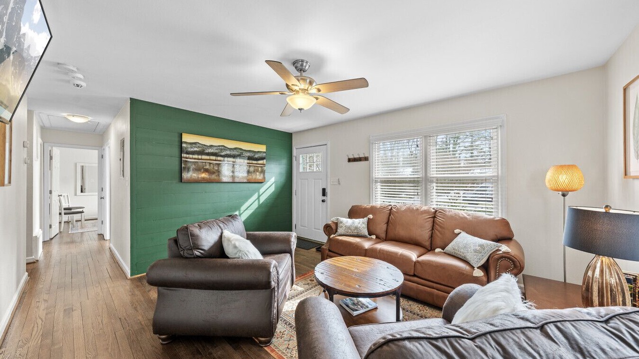Photo of Livingroom in East Raleigh