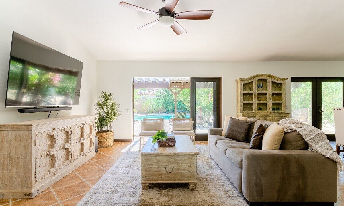 Photo of Livingroom in Desert Club Estates