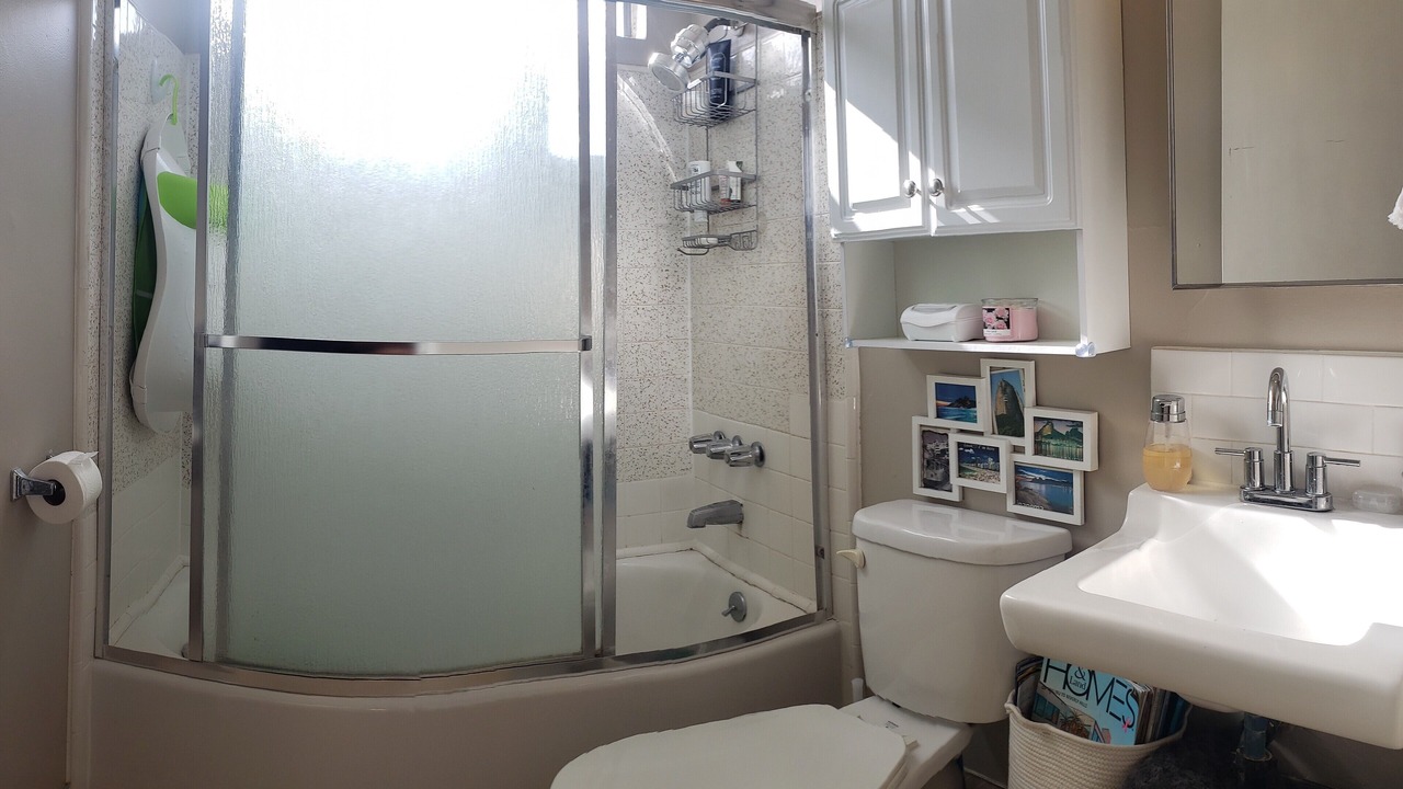 Photo of Bathroom in Mar Vista