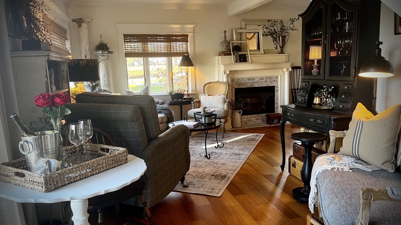 Photo of Livingroom in Edinboro