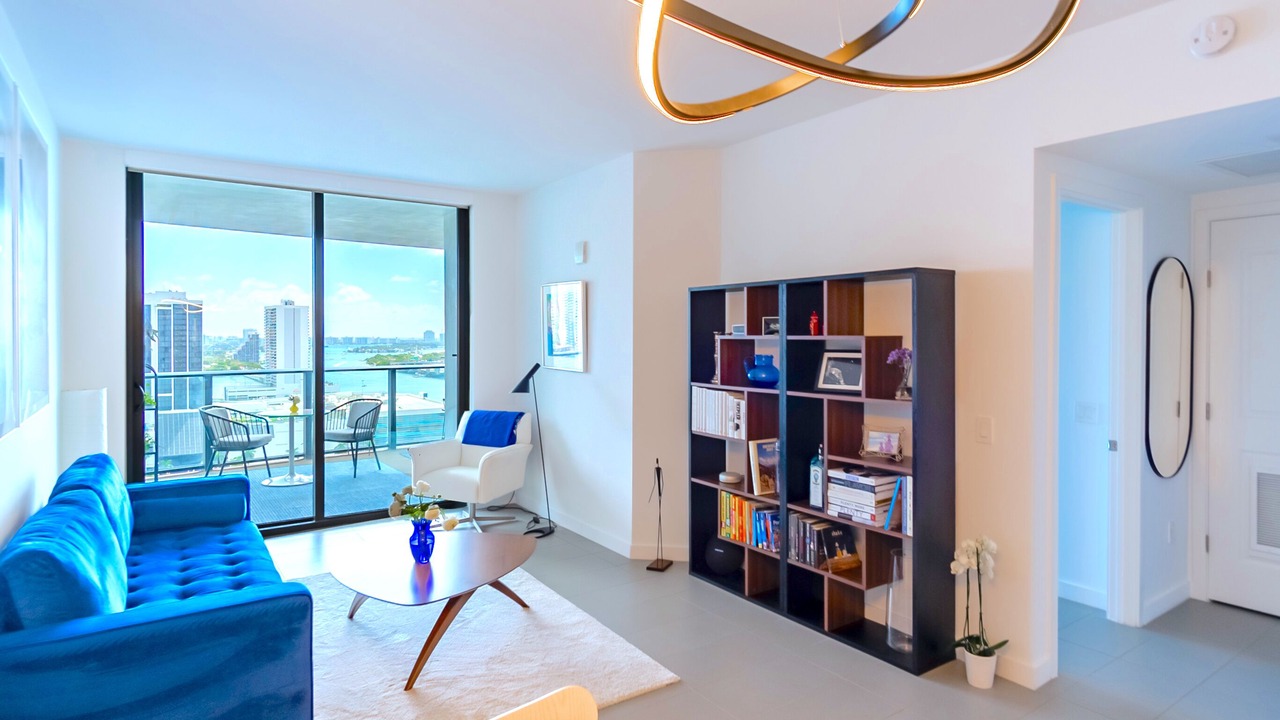 Photo of Livingroom in Town Square