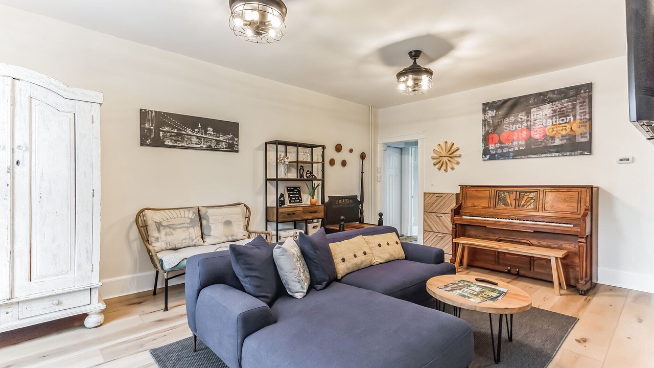Photo of Livingroom in Beacon