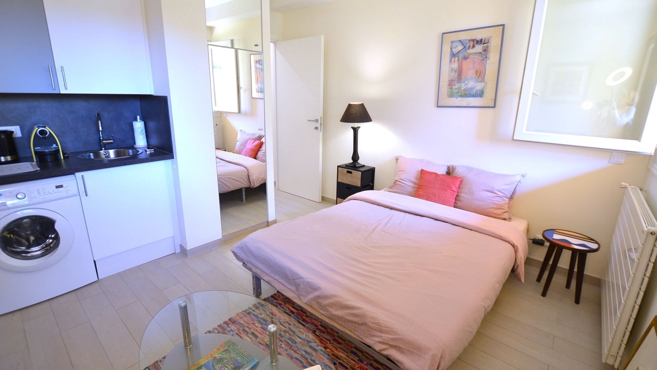 Photo of Bedroom in Monaco
