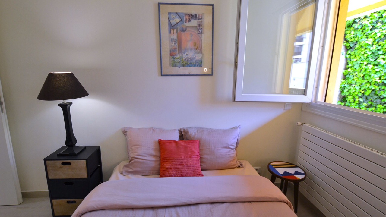 Photo of Bedroom in Monaco