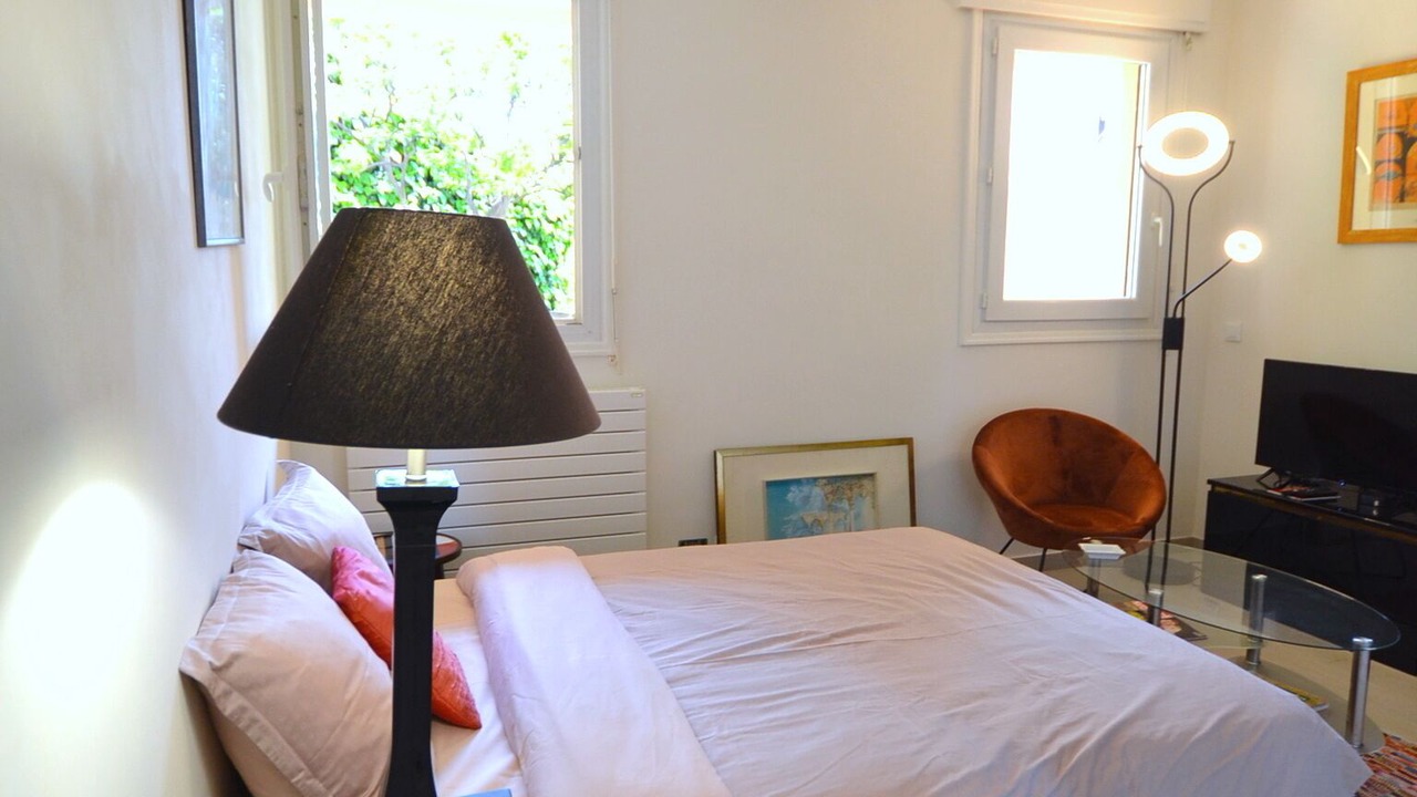 Photo of Bedroom in Monaco