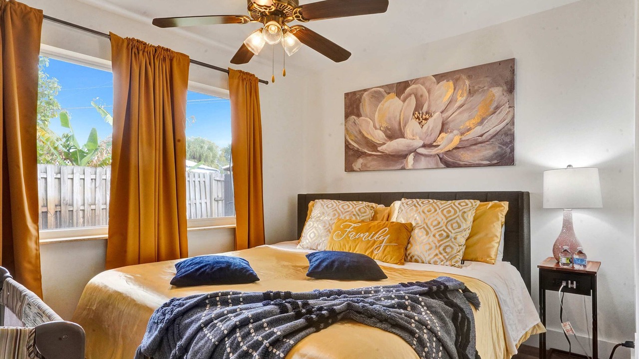 Photo of Bedroom in Sunset