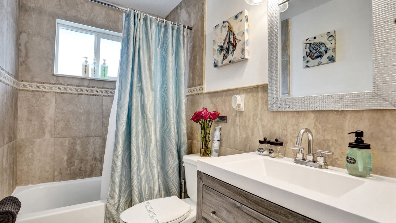 Photo of Bathroom in Sunset