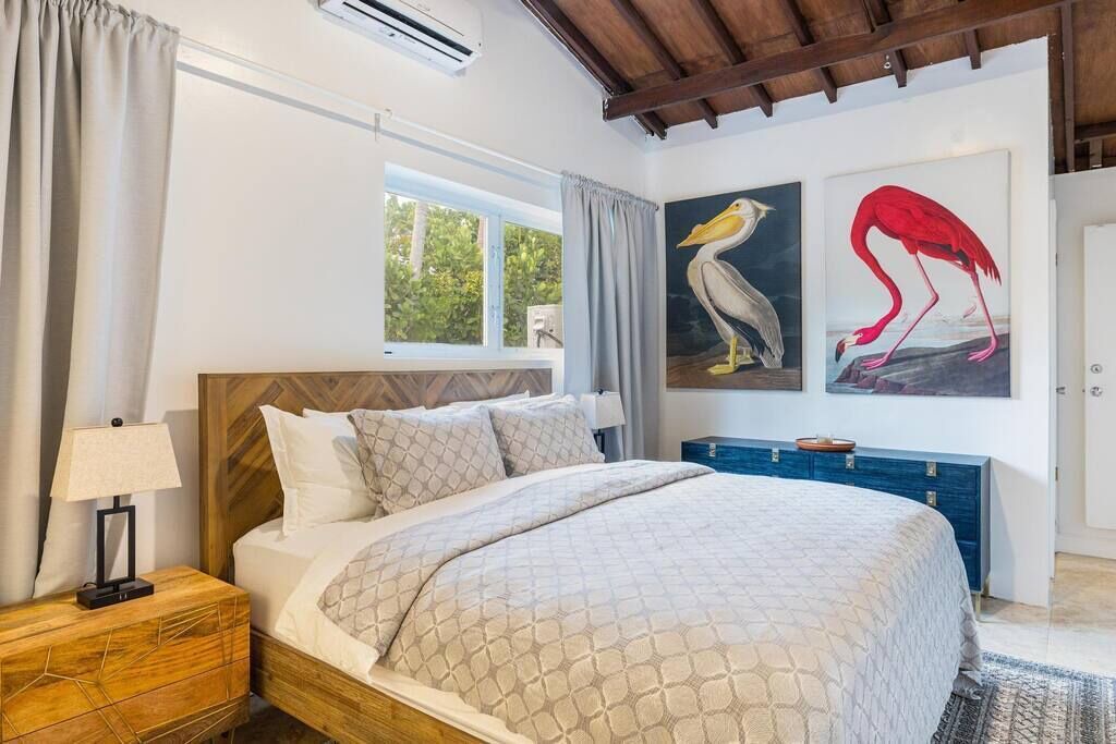 Photo of Bedroom in Biscayne Park