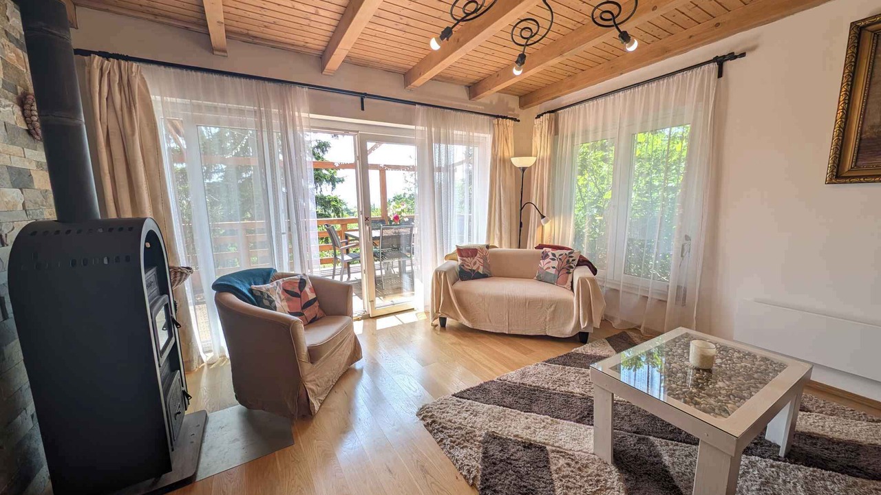 Photo of Livingroom in Pakozd