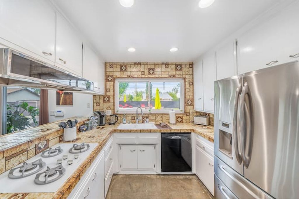 Photo of Kitchen in Warner Center
