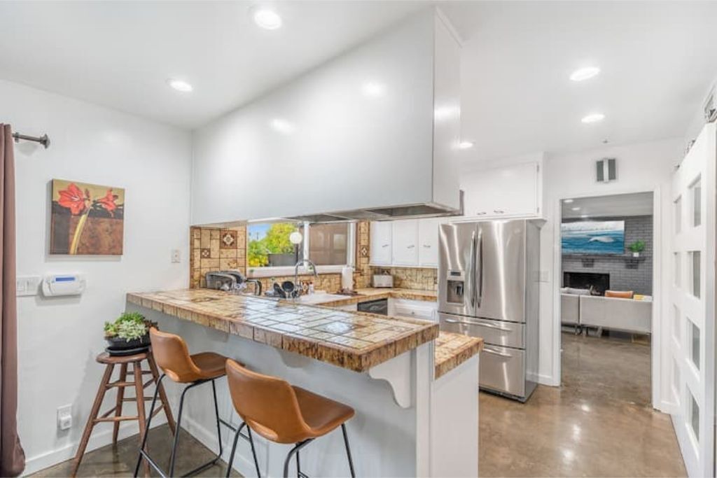 Photo of Kitchen in Warner Center