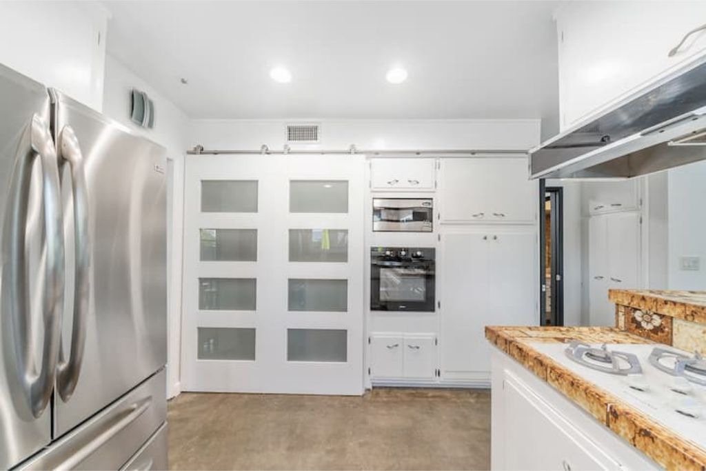 Photo of Kitchen in Warner Center