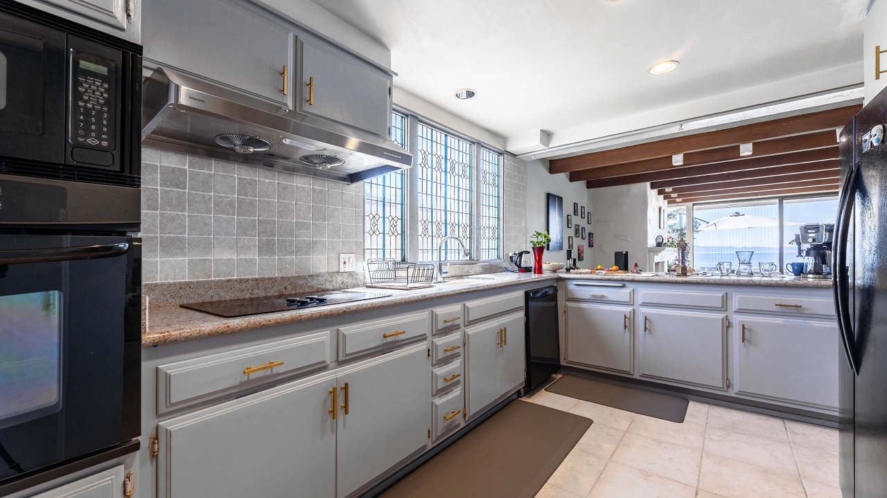 Photo of Kitchen in Coastal San Pedro
