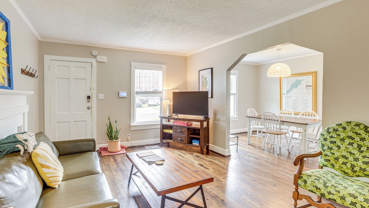 Photo of Bedroom in Crestline Heights