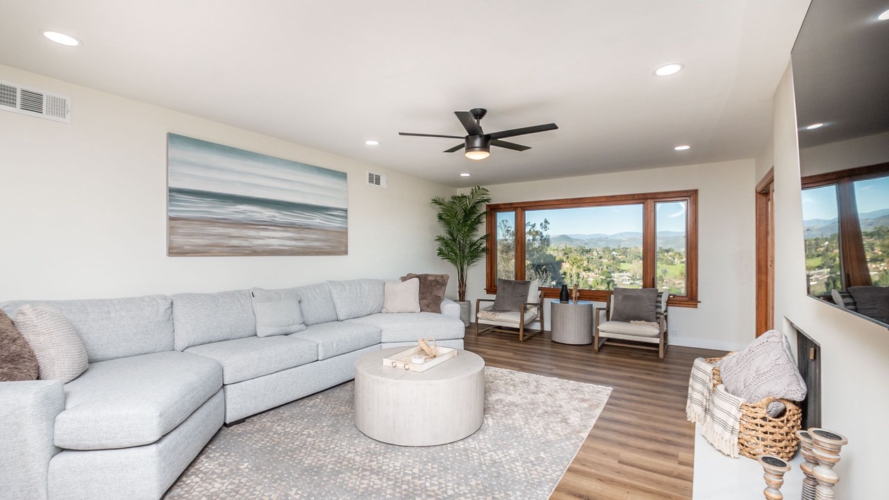 Photo of Livingroom in Central Escondido