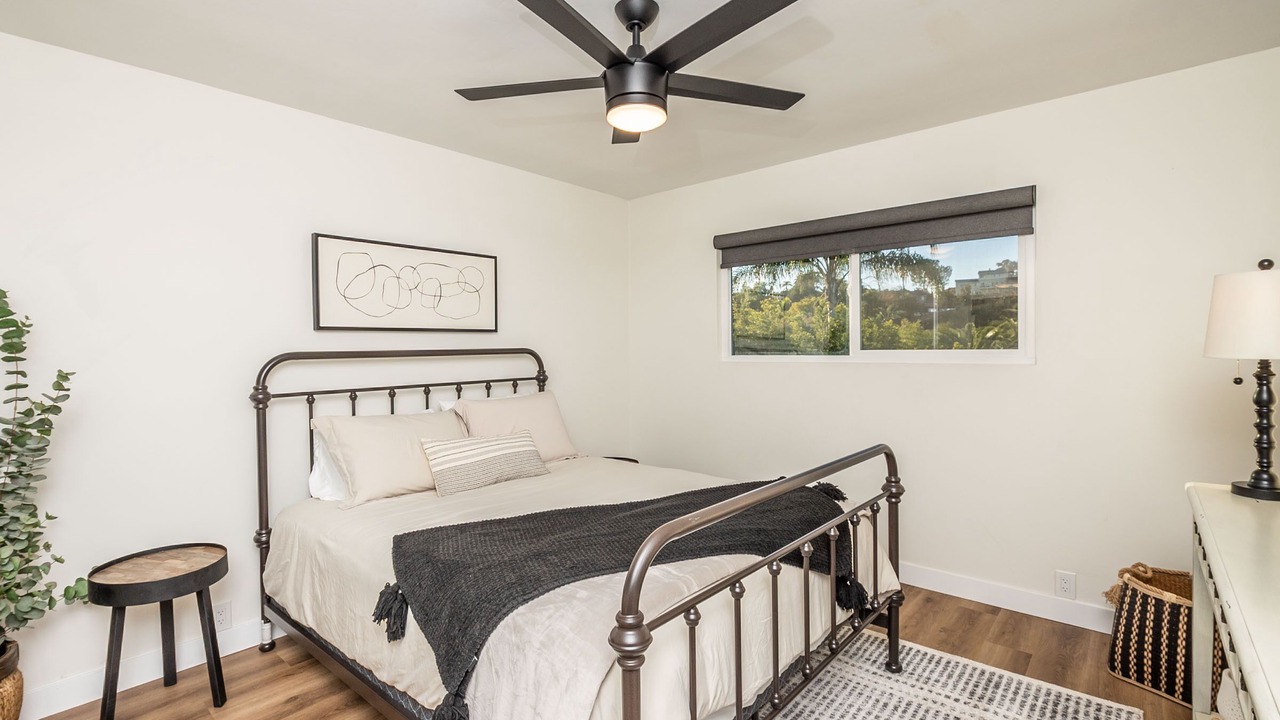 Photo of Bedroom in Central Escondido