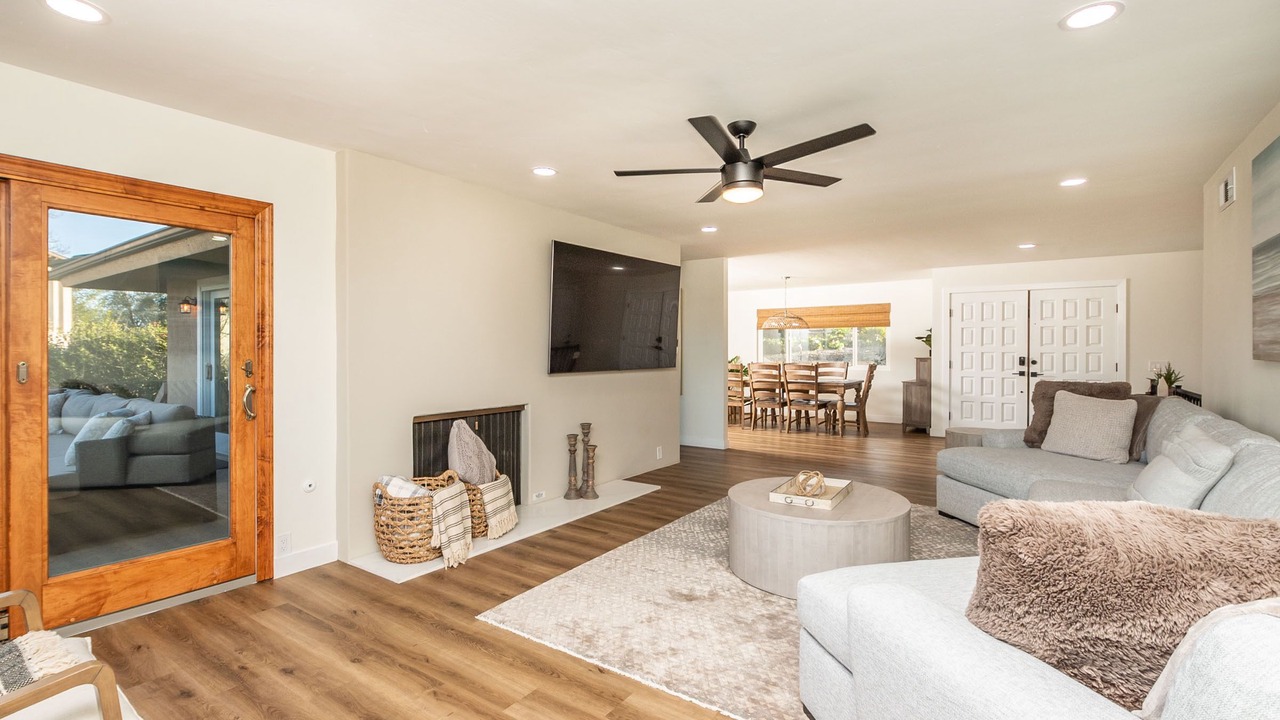 Photo of Livingroom in Central Escondido