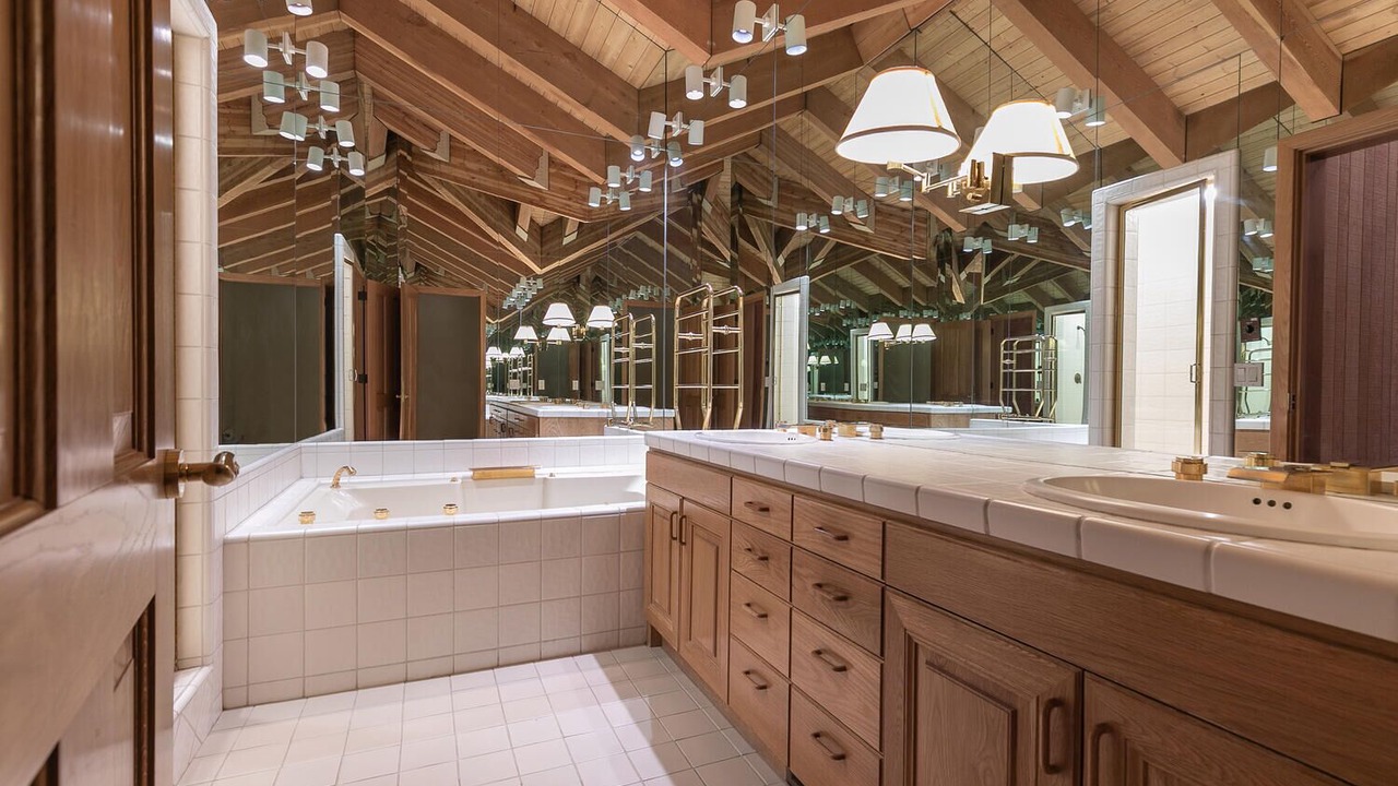 Photo of Bathroom in Tahoe Pines
