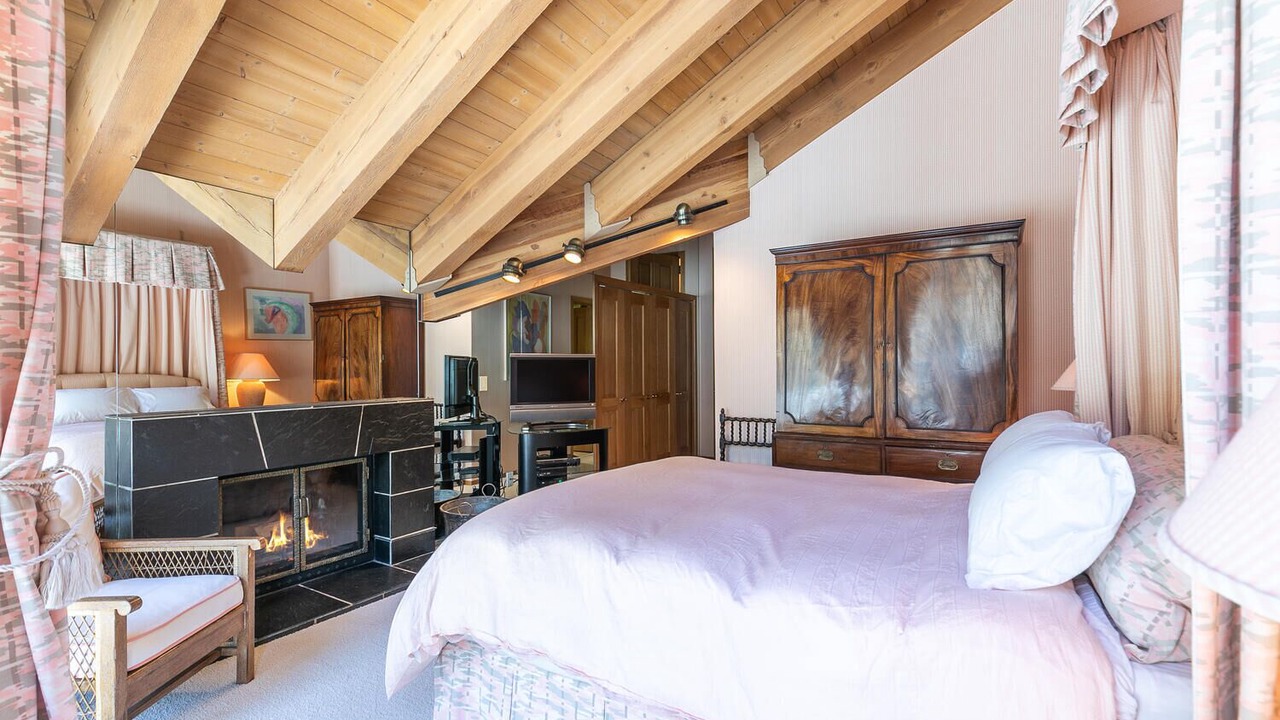 Photo of Bedroom in Tahoe Pines