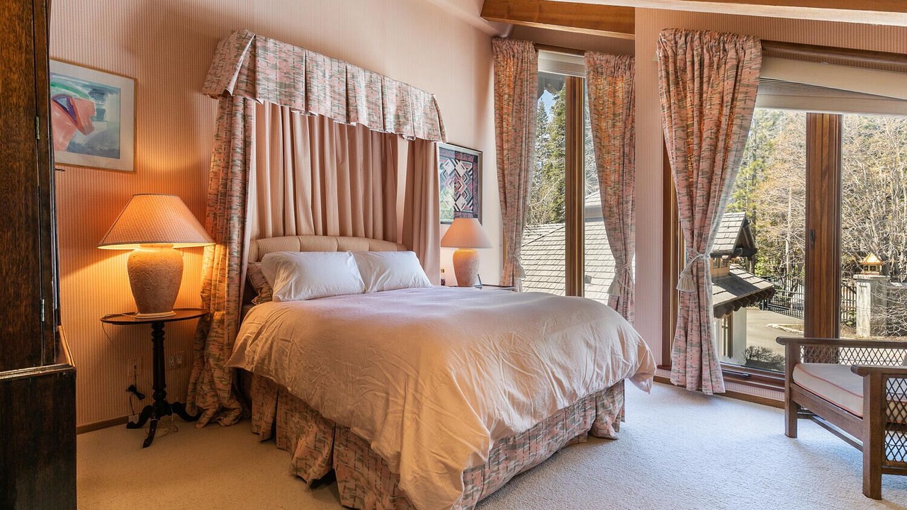 Photo of Bedroom in Tahoe Pines