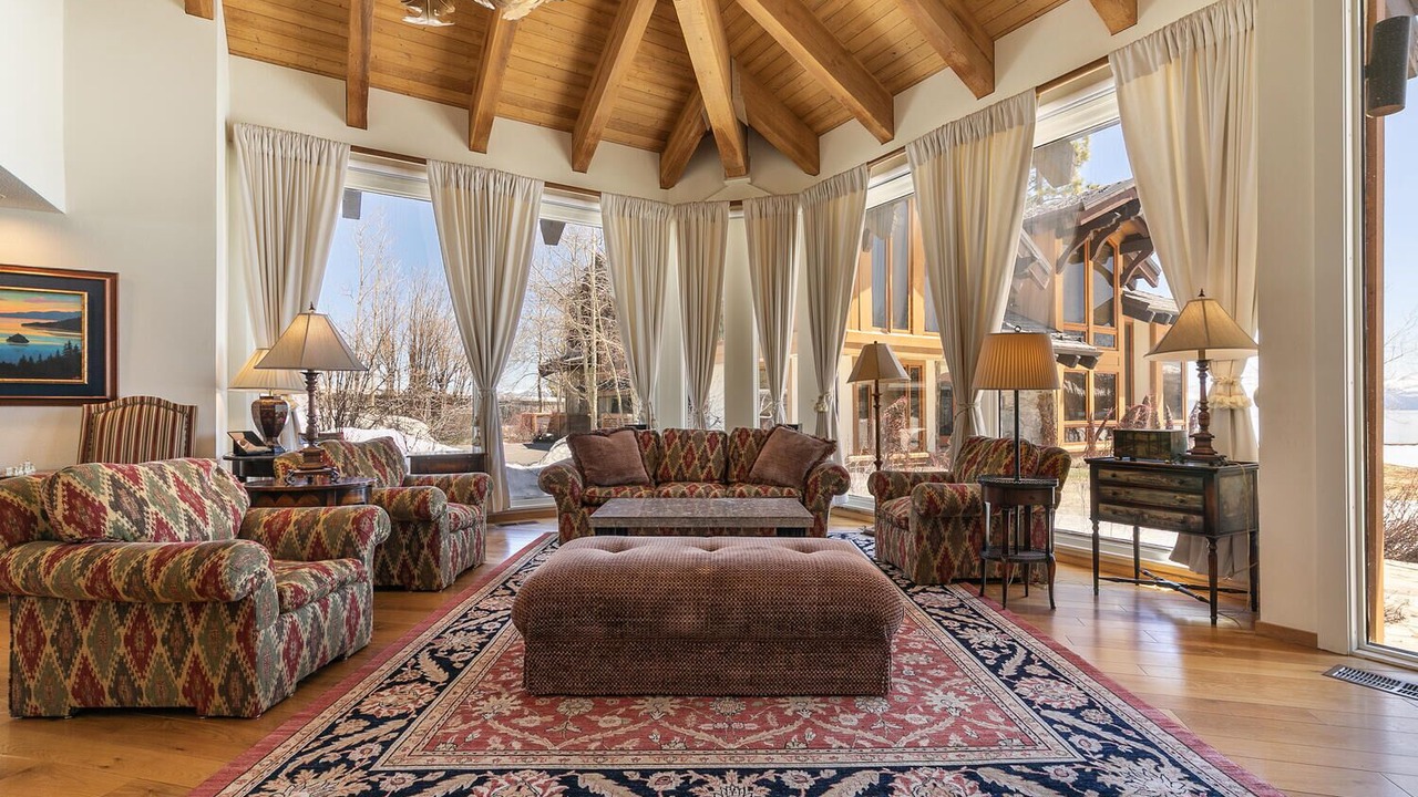 Photo of Livingroom in Tahoe Pines