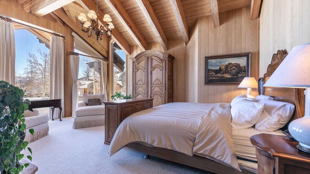 Photo of Bedroom in Tahoe Pines