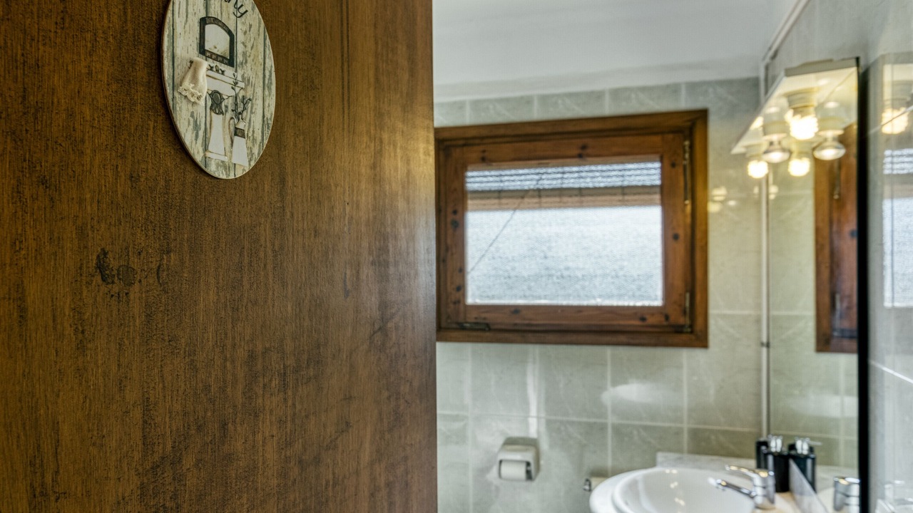 Photo of Bathroom in Capmany