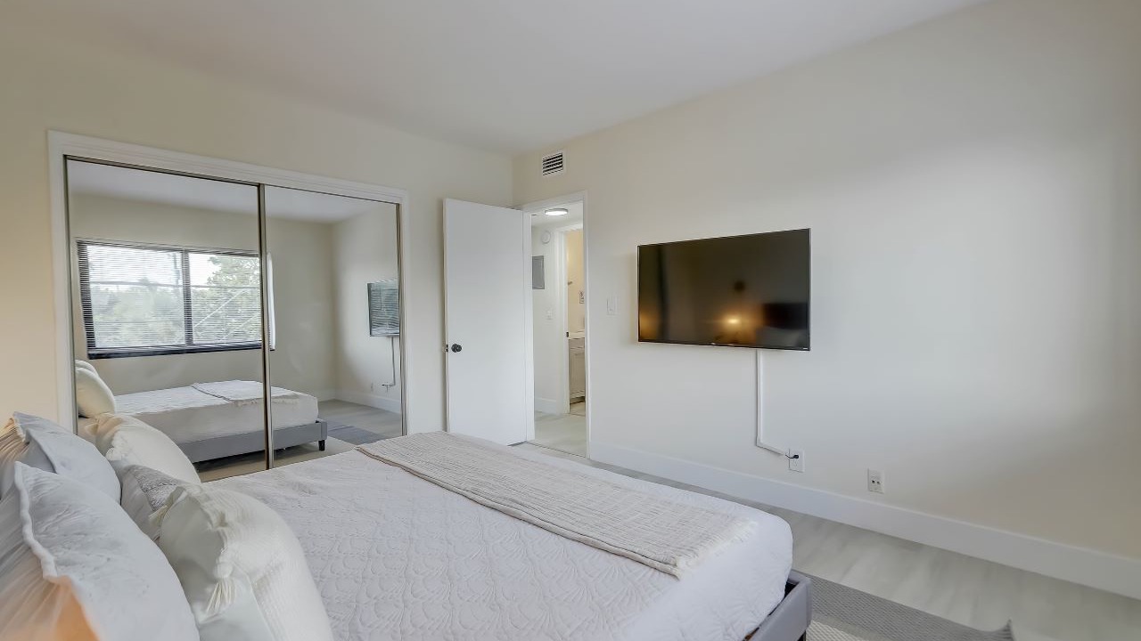 Photo of Bedroom in Imperial Point
