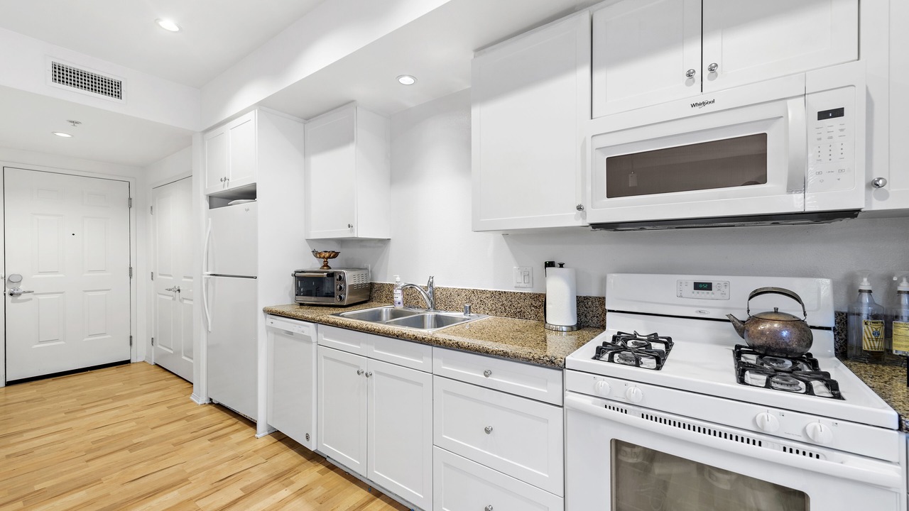 Photo of Kitchen in Airport Area