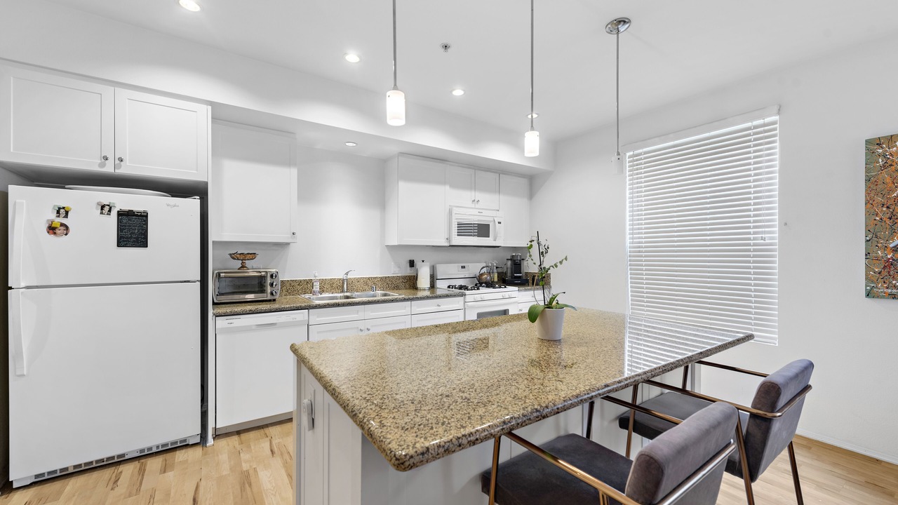Photo of Kitchen in Airport Area