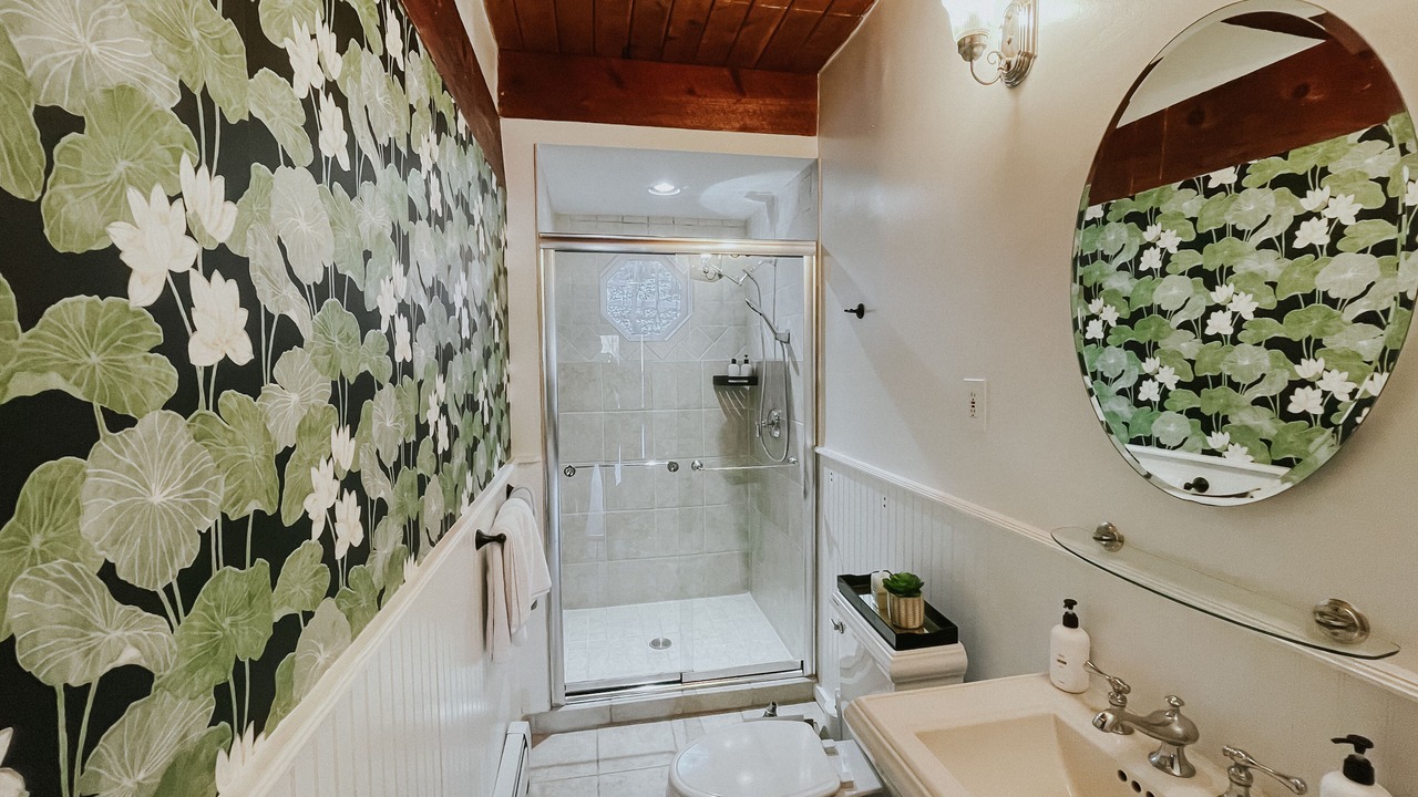 Photo of Bathroom in Holmes
