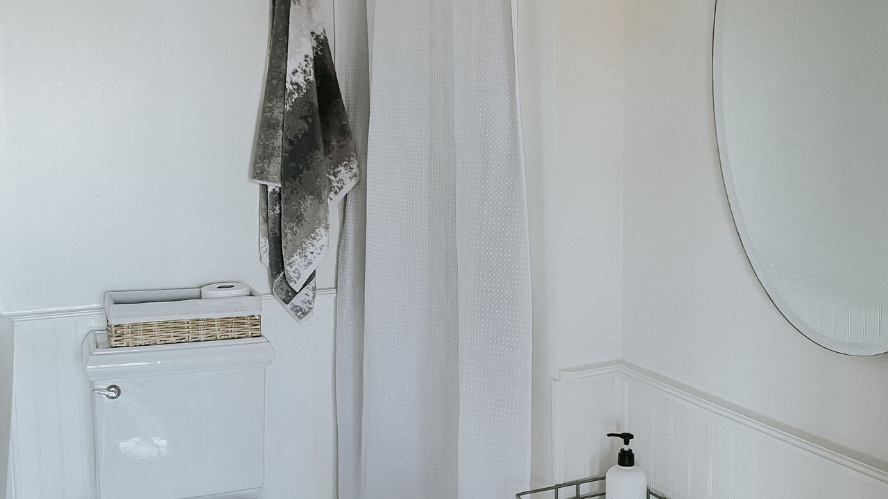 Photo of Bathroom in Holmes