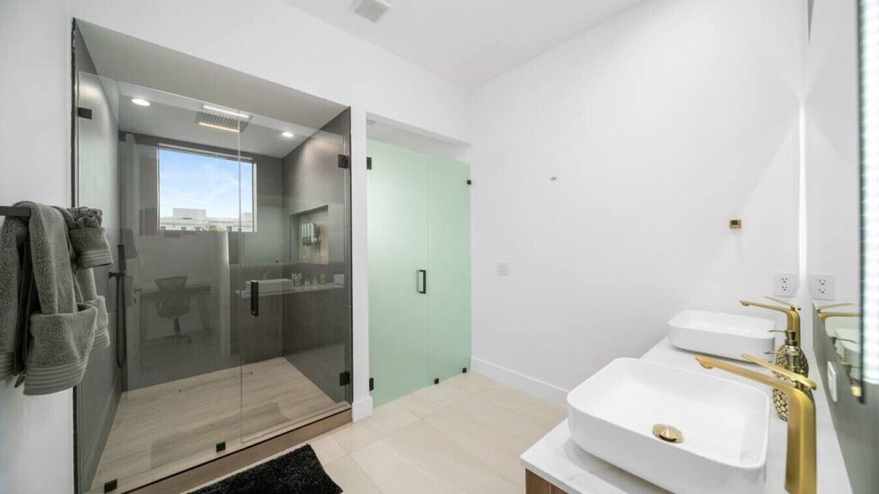 Photo of Bathroom in Victoria Park