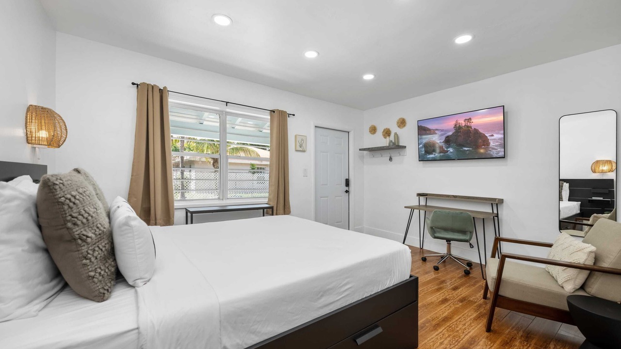 Photo of Bedroom in Northeast Miami
