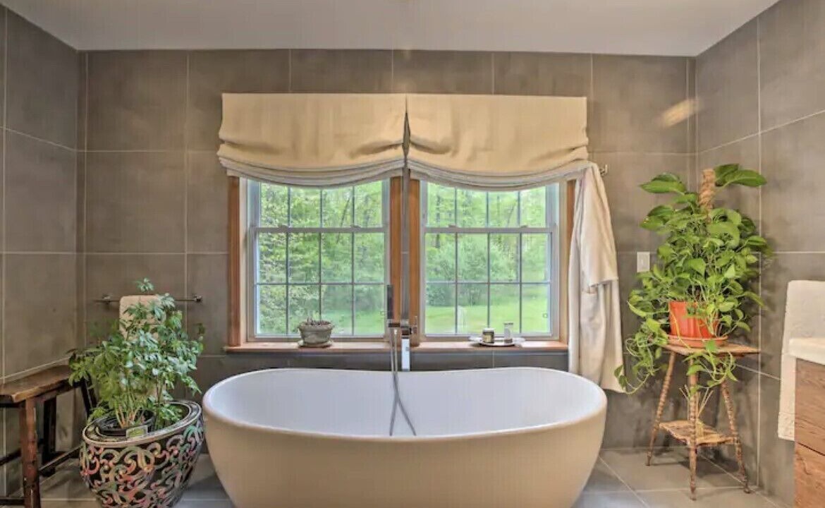 Photo of Bathroom in Gardiner